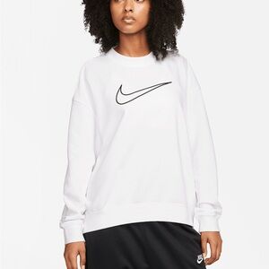 Nike Dri-FIT Get Fit Women's Graphic Crewneck Sweatshirt